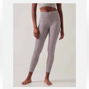 Athleta Salutation Stash Pocket High Rise Printed 7/8 Activewear Tights Purple‎